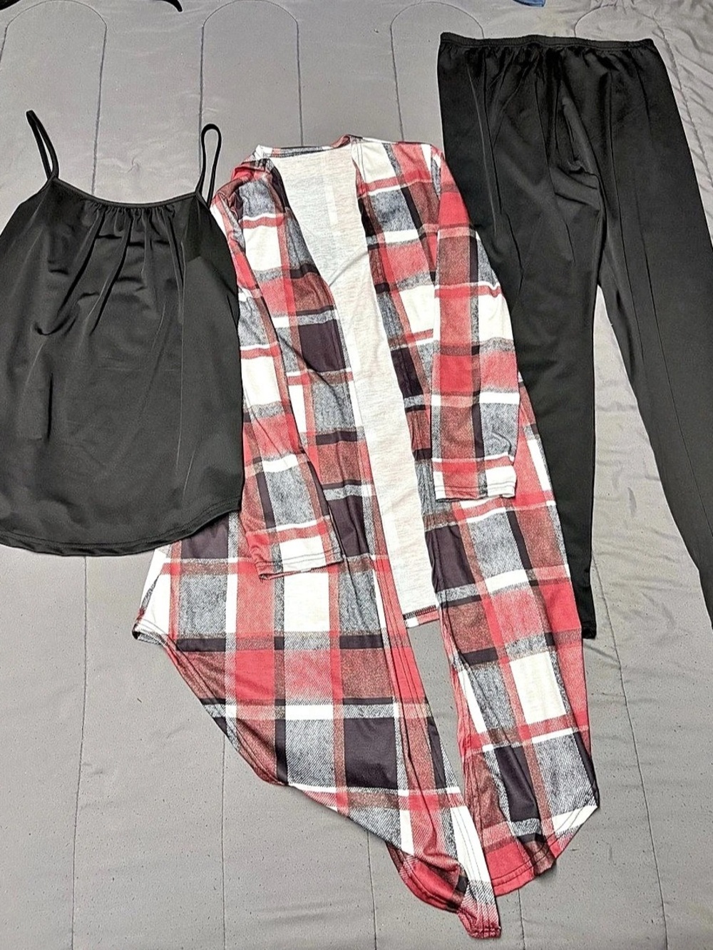 Faux Plaid Loungewear Set in Black & Red Large Like New